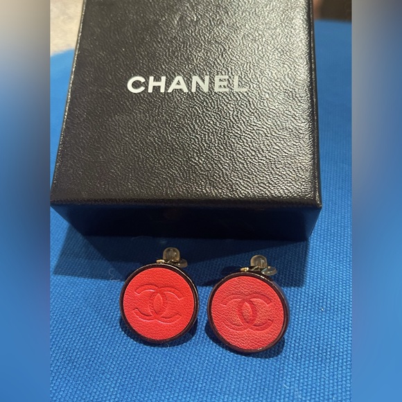 CHANEL CC Pink Clip-On 00A Vintage #AG643 Logo Earrings - Picture 2 of 10